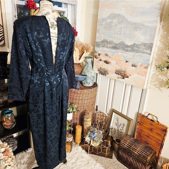 Vintage 80's Dawn Joy Sexy Floral Print Midi Sheath Dress. - Picture 12 of 14